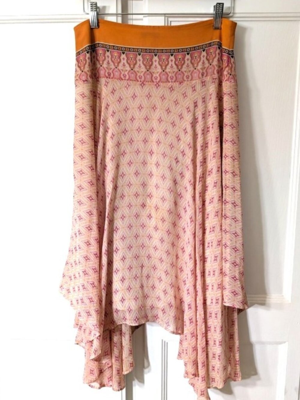 BR Silk Chiffon Y2K Flowy Pink Patterned Handkerchief Hem Skirt Size 4